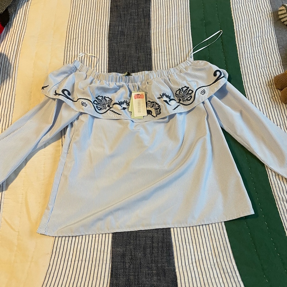 New off the shoulder shirt